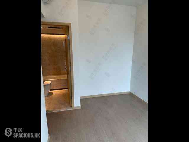 Wong Chuk Hang - The Southside Phase 2 La Marina Tower 2A 02