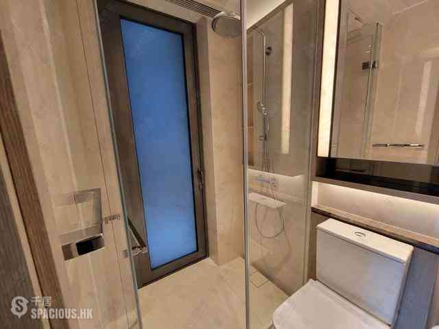 Wong Chuk Hang - The Southside Phase 1 Southland Tower 1A 01