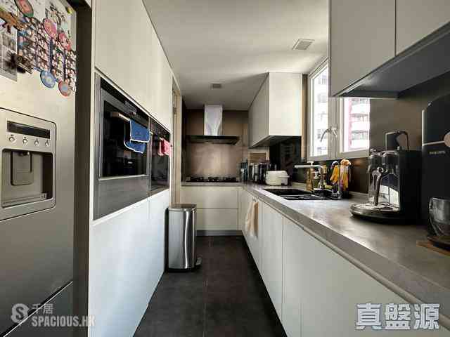 Tai Hang - Yick King Building 10