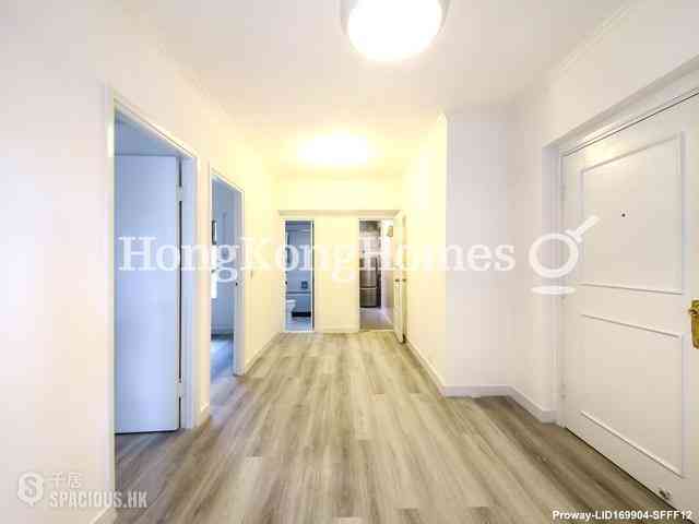 Mid Levels Central - Maxluck Court 03