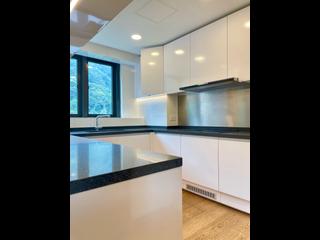 Mid Levels Central - Tavistock II 15