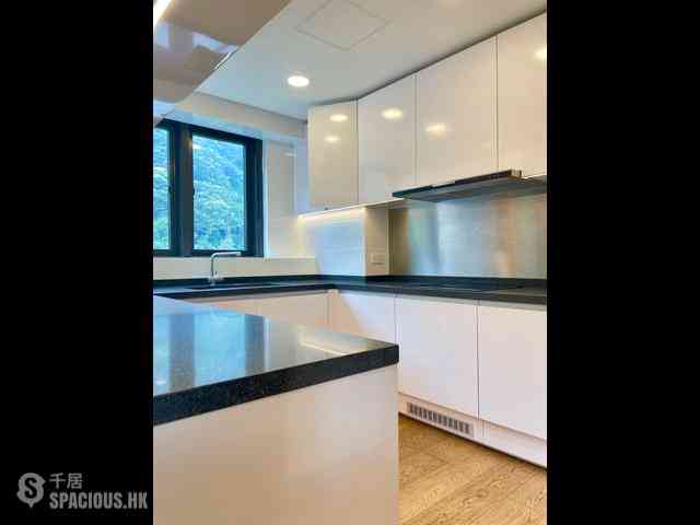 Mid Levels Central - Tavistock II 15