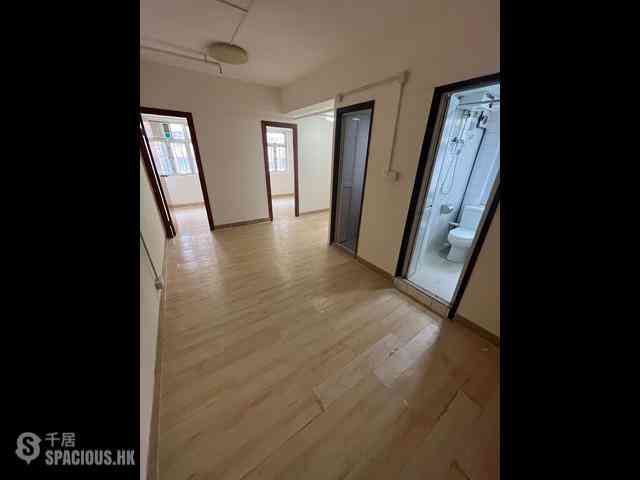 Sai Ying Pun - 147-149, Des Voeux Road West 02