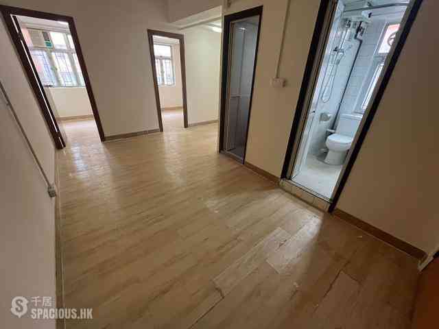 Sai Ying Pun - 147-149, Des Voeux Road West 01