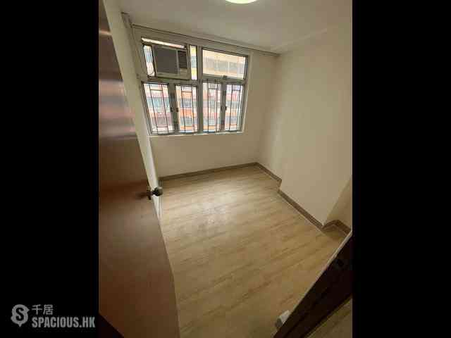 Sai Ying Pun - 147-149, Des Voeux Road West 05