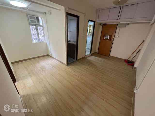 Sai Ying Pun - 147-149, Des Voeux Road West 06