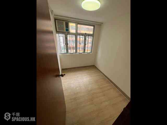 Sai Ying Pun - 147-149, Des Voeux Road West 08