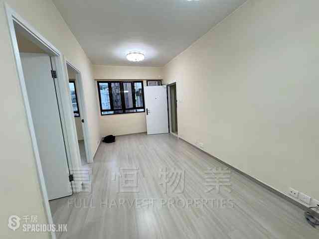 Happy Valley - Paramount Mansion 01