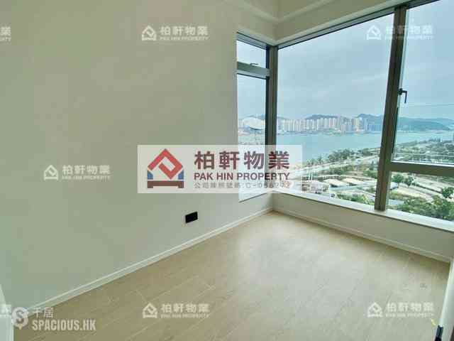 Quarry Bay - Finnie 01