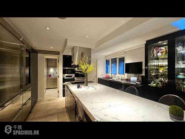 Pok Fu Lam - Villa Cecil 03