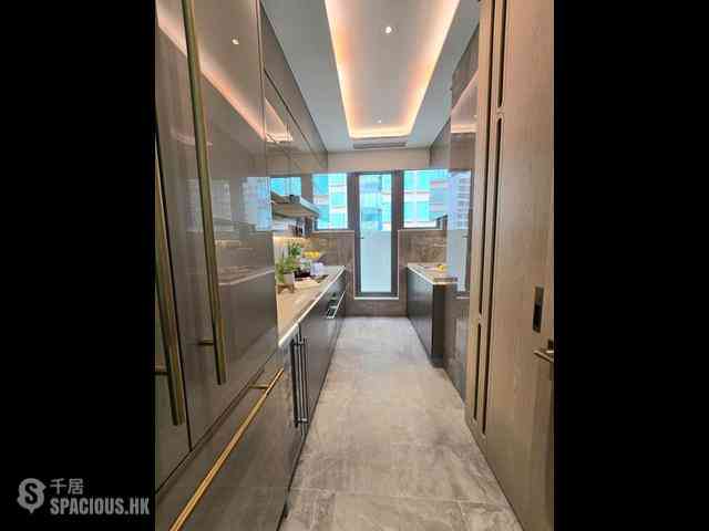 Sai Ying Pun - Upper Manor 12