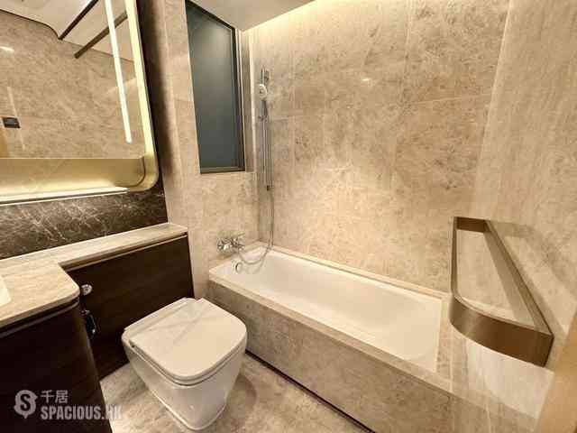 Wong Chuk Hang - The Southside Phase 2 La Marina Tower 2A 07