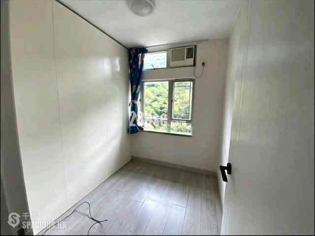 Ap Lei Chau - South Horizons Phase 2 Yee Moon Court (Block 12) 04