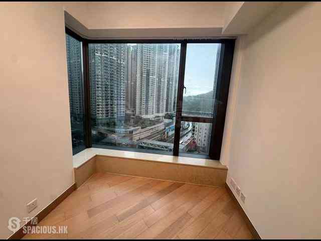 Tseung Kwan O - The Wings II 03