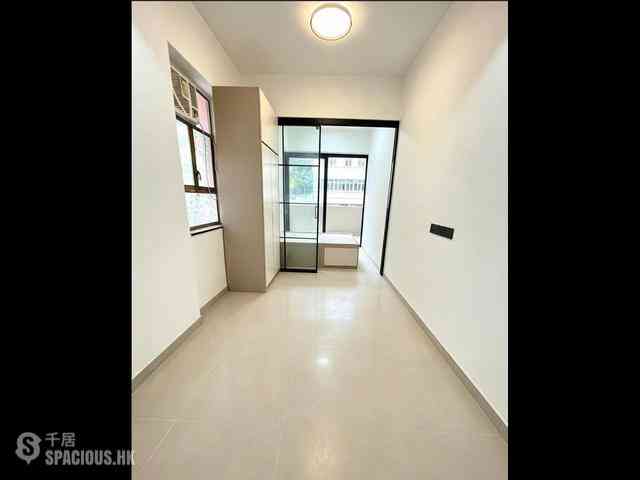 Sai Wan Ho - Kwong Nam Hing Mansion 03