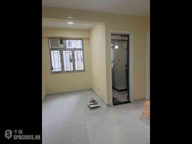 North Point - Fung Cheong Building 03