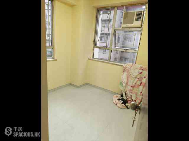 North Point - Fung Cheong Building 04