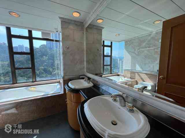 Mid Levels Central - Fairlane Tower 06