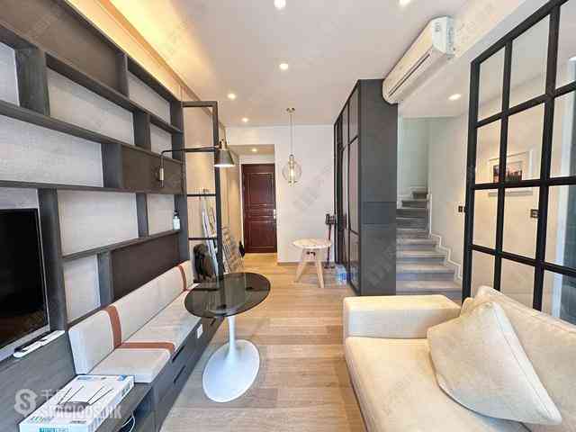Wan Chai - The Avenue Phase 2 Block 2 02