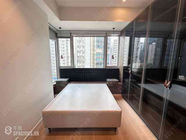 Wan Chai - The Avenue Phase 2 Block 2 04