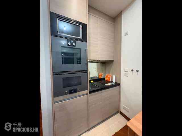 Wan Chai - The Avenue Phase 2 03