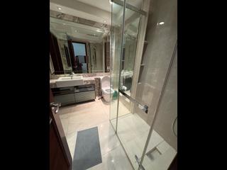 Wan Chai - The Avenue Phase 2 04