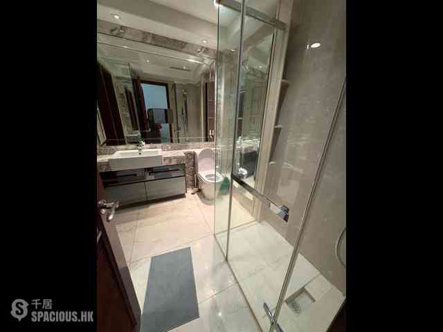 Wan Chai - The Avenue Phase 2 04