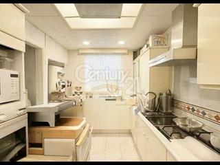 The Peak - Sunshine Villa 05