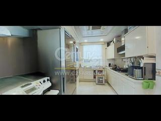 The Peak - Sunshine Villa 06