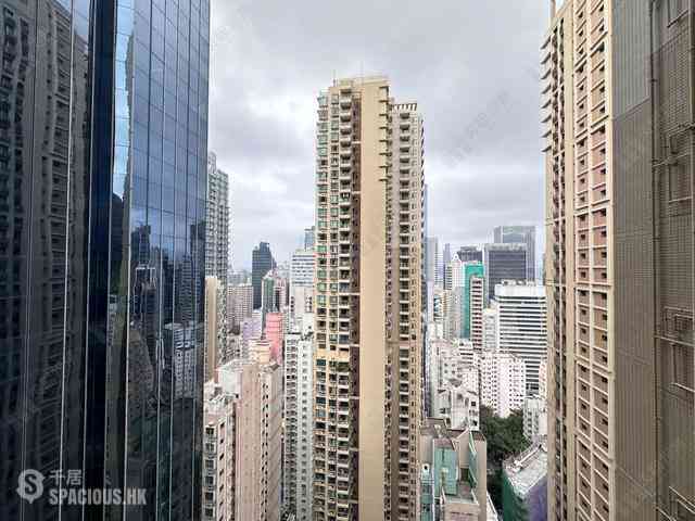 Wan Chai - The Zenith 01