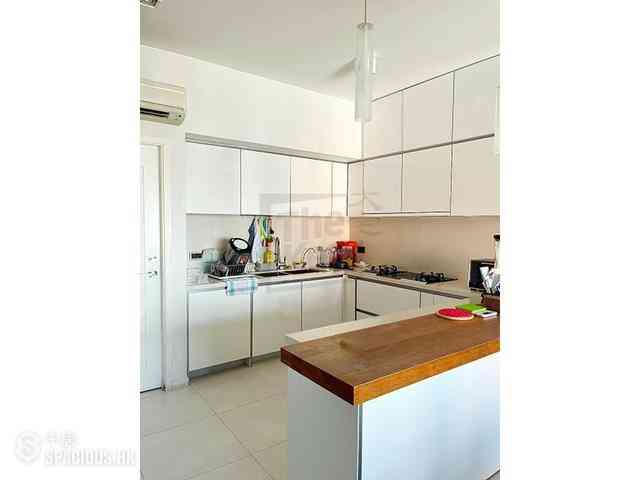 Mid Levels Central - Pine Court 03