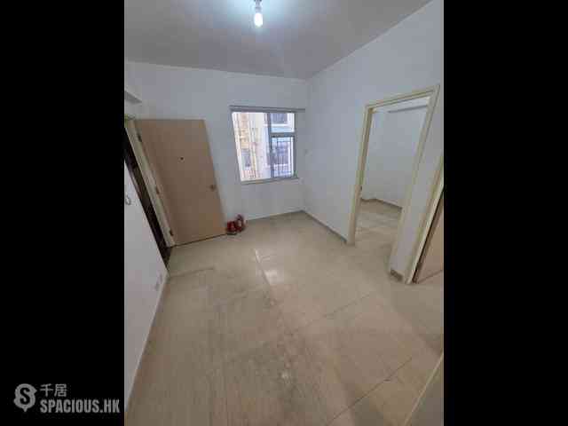 Sai Ying Pun - Hang Fuk Mansion 03