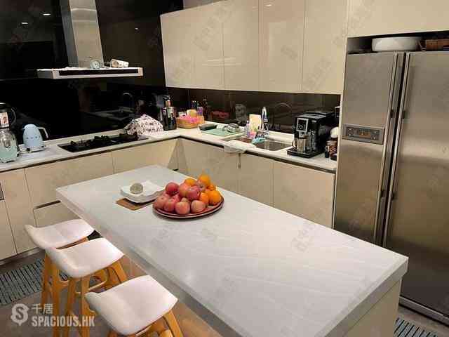 Mid Levels Central - Best View Court Block 66, Macdonnell Road 01