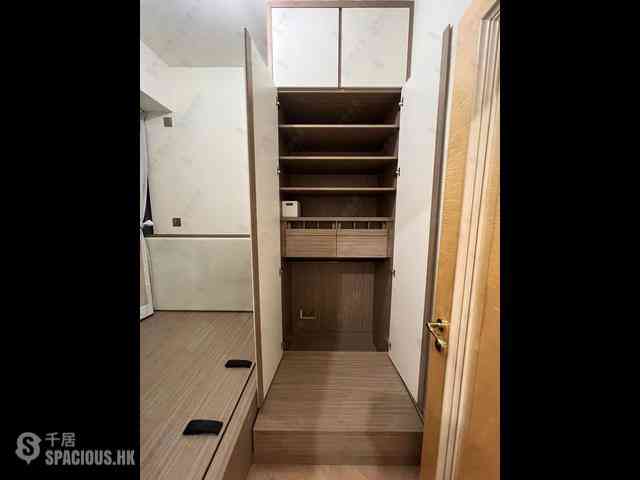 Sai Ying Pun - 63, Pokfulam Amber House (Tower 1) 08