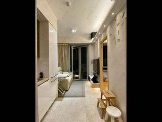 Sai Ying Pun - 63, Pokfulam Amber House (Tower 1) 08