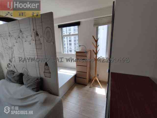 Sai Ying Pun - Fook Moon Building 06