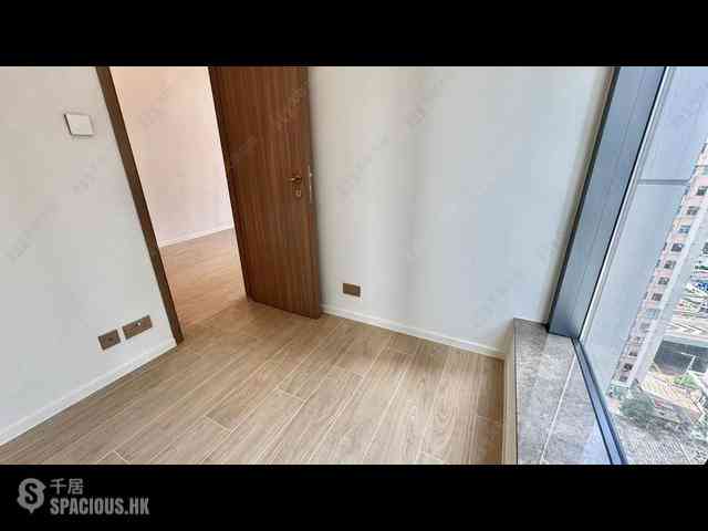 Sai Ying Pun - Des Voeux W Residence 04