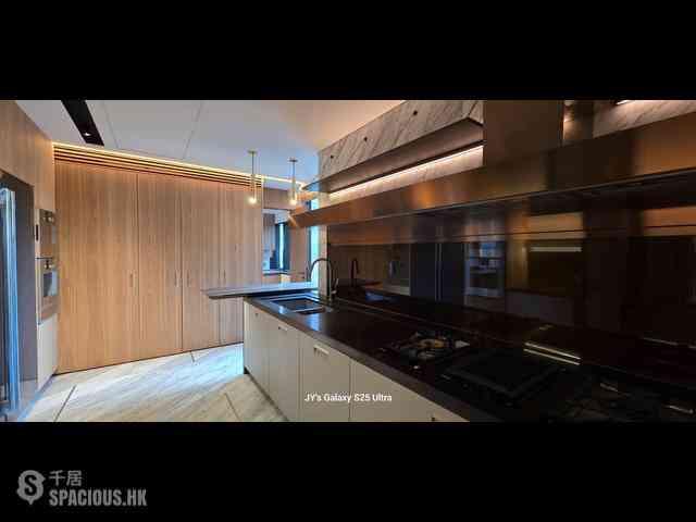 Mid Levels West - The Legacy Phase 1 Tower 2 04