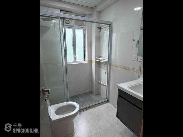 Wan Chai - King Tao Building 07