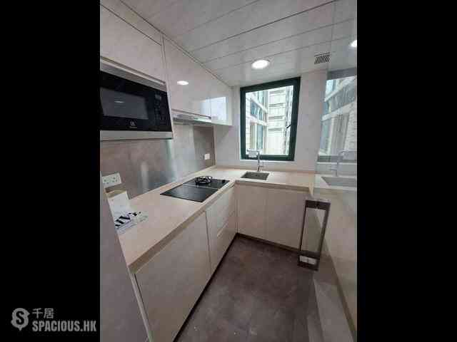 Kennedy Town - University Heights Block 2 02
