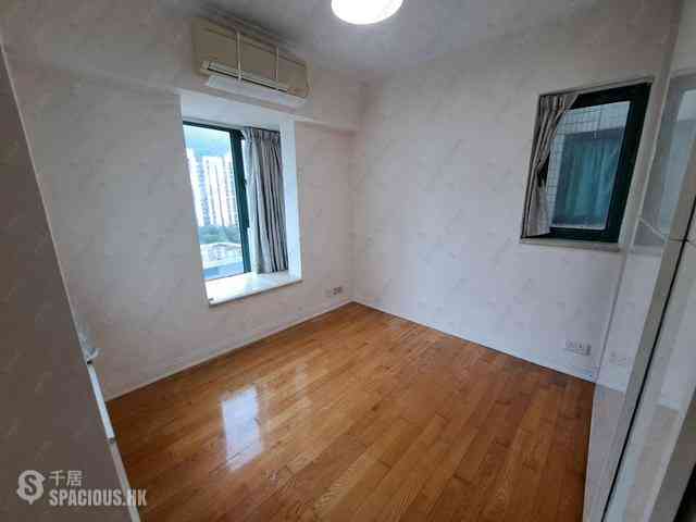 Kennedy Town - University Heights Block 2 04