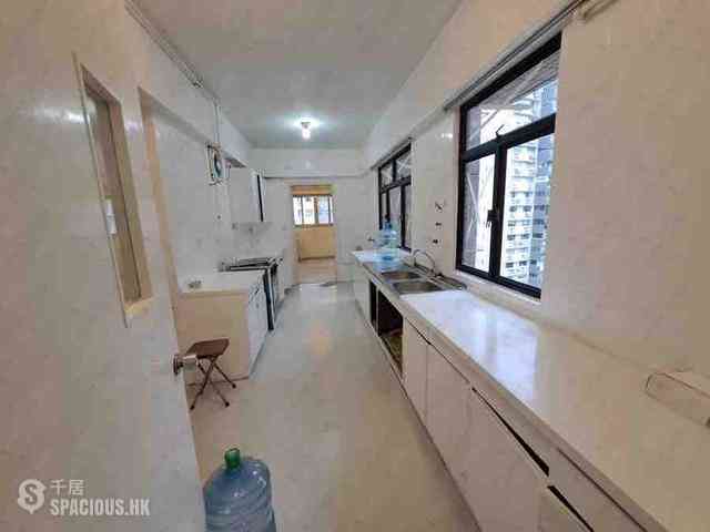 Pok Fu Lam - Baguio Villa 11