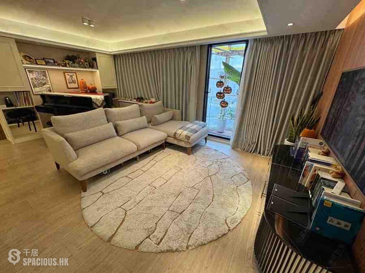 Pok Fu Lam - Aqua 33 01