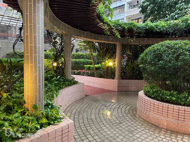 Mid Levels West - Scholastic Garden 05