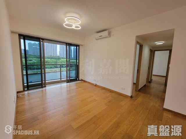 Tseung Kwan O - The Papillons Block 1 03