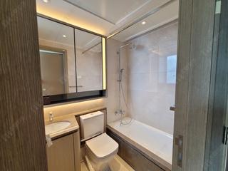 Wong Chuk Hang - The Southside Phase 1 Southland Tower 2A 08