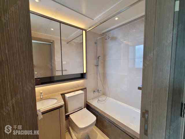 Wong Chuk Hang - The Southside Phase 1 Southland Tower 2A 08