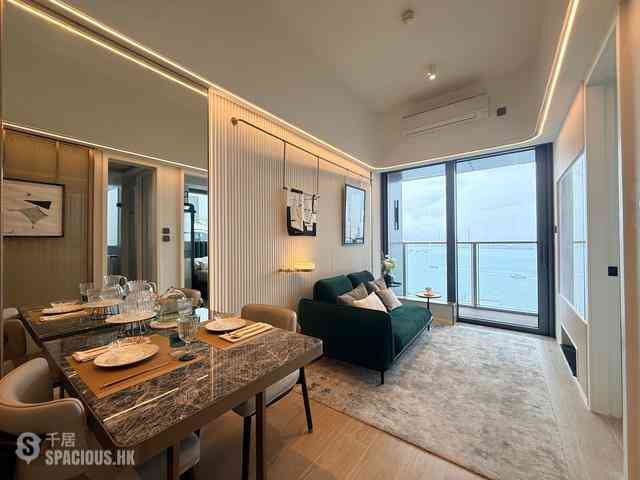 Sai Ying Pun - Des Voeux W Residence 01