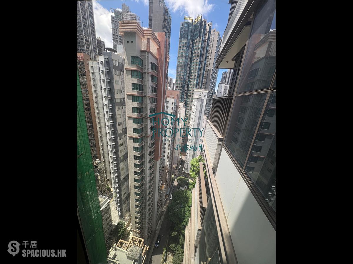 Mid Levels West - 18 Mosque Street 01