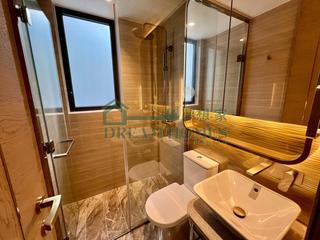 Sai Ying Pun - The Queens 12